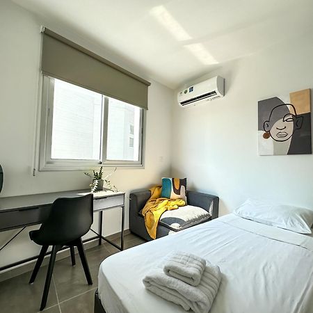 Vacation Mode Apartment 아이아 나파 외부 사진