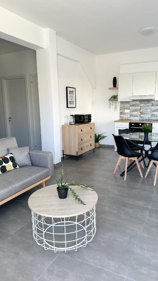 Vacation Mode Apartment 아이아 나파 외부 사진