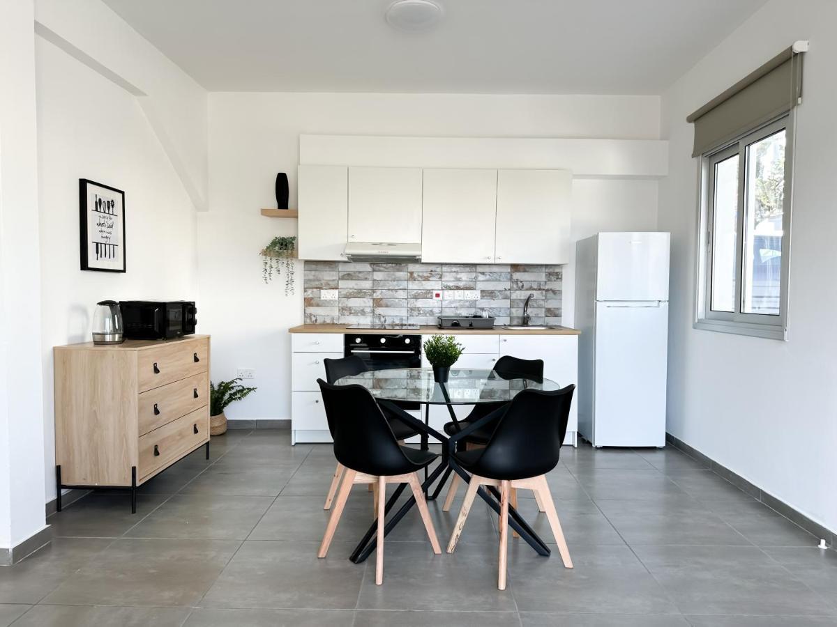 Vacation Mode Apartment 아이아 나파 외부 사진