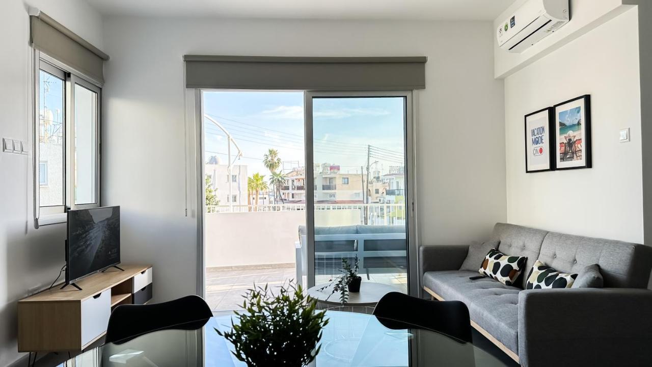 Vacation Mode Apartment 아이아 나파 외부 사진