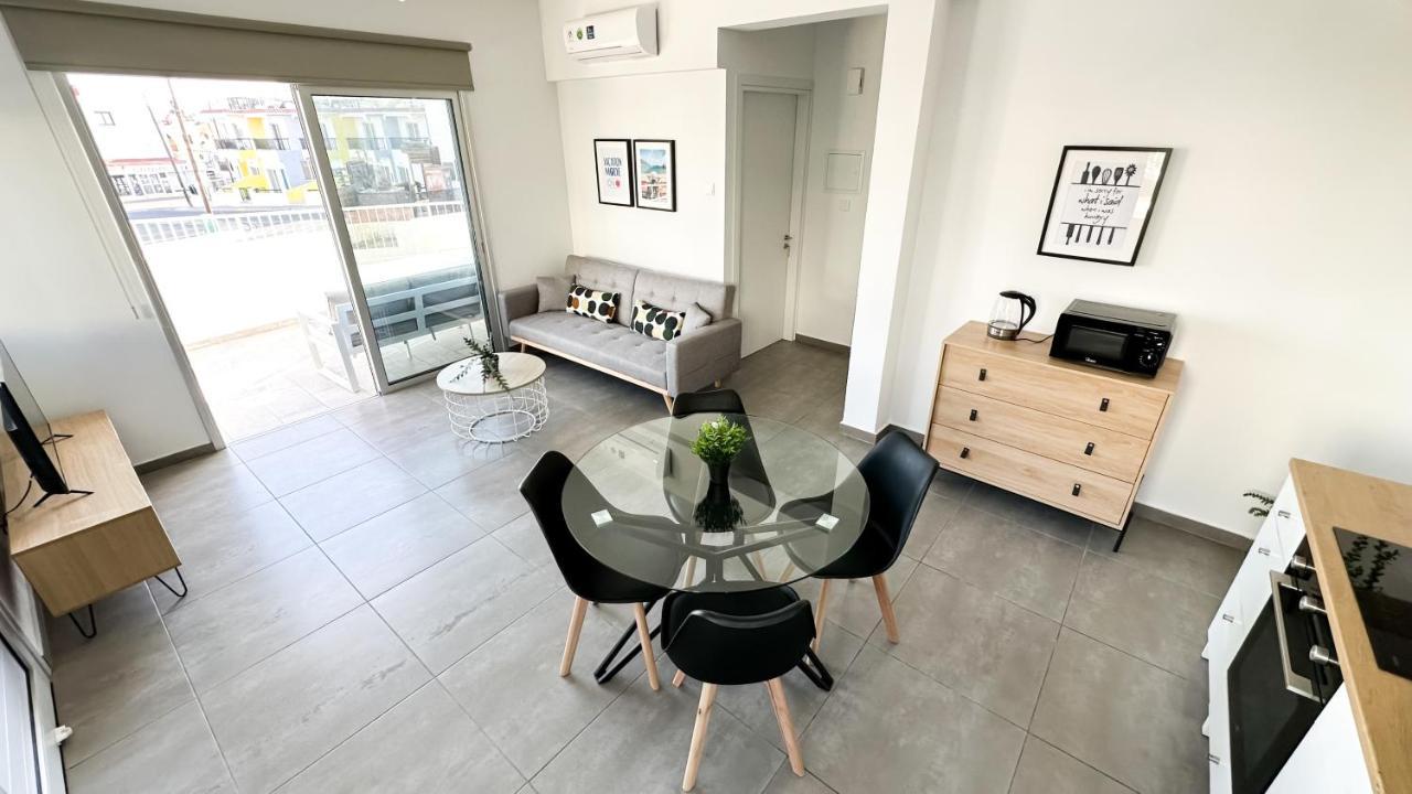 Vacation Mode Apartment 아이아 나파 외부 사진