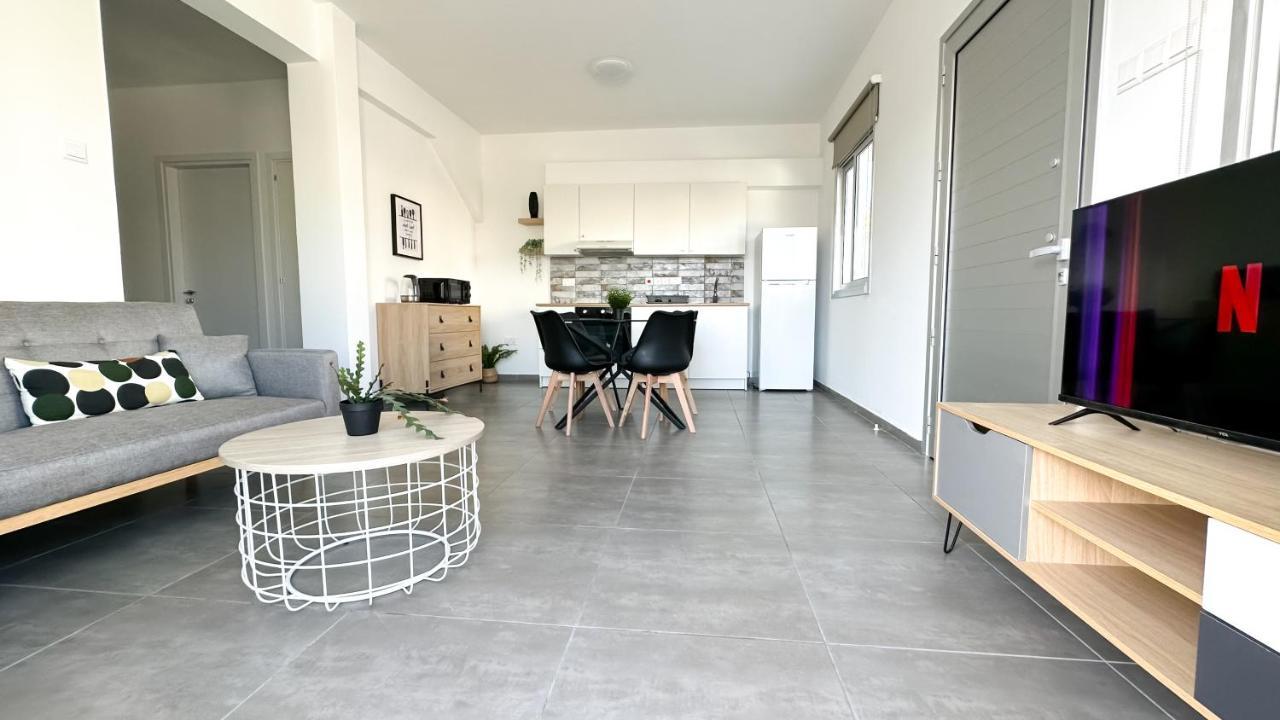 Vacation Mode Apartment 아이아 나파 외부 사진