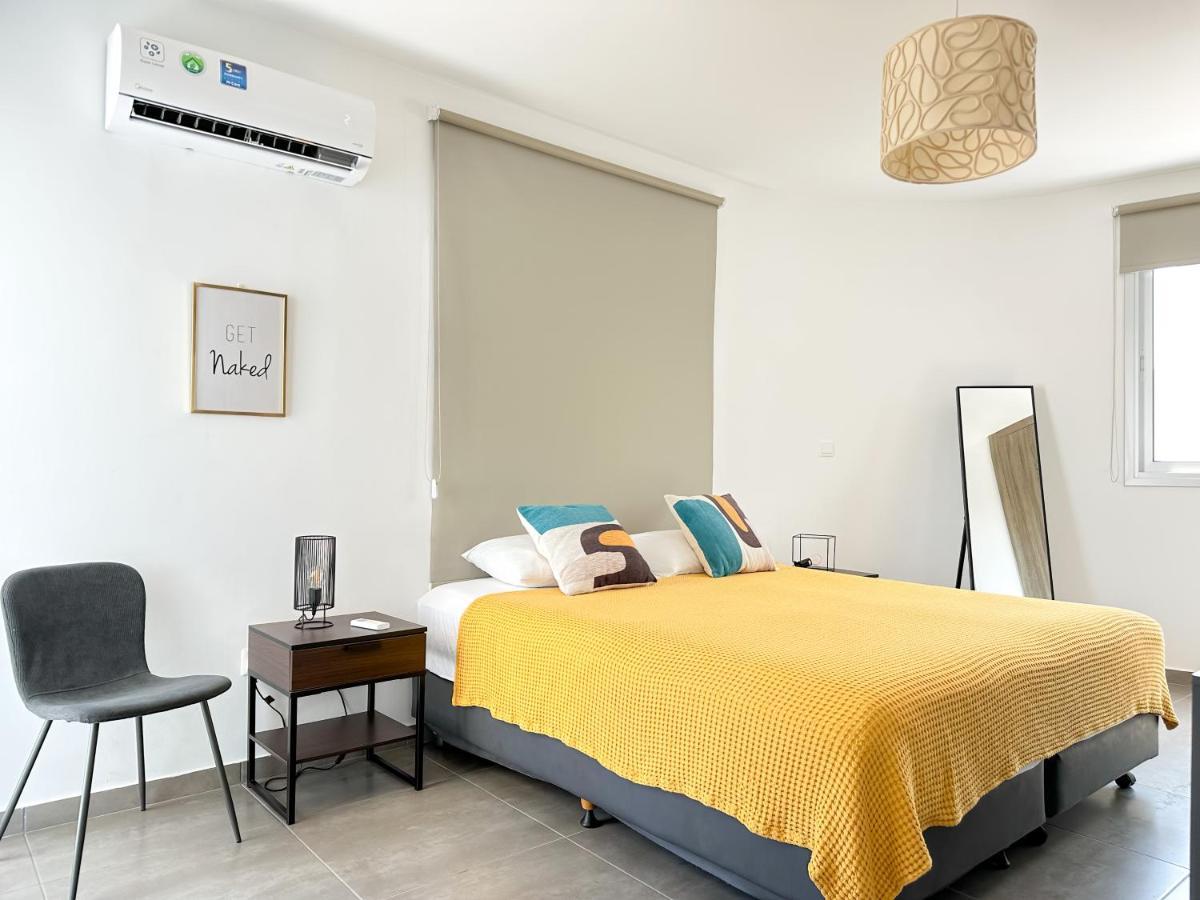 Vacation Mode Apartment 아이아 나파 외부 사진
