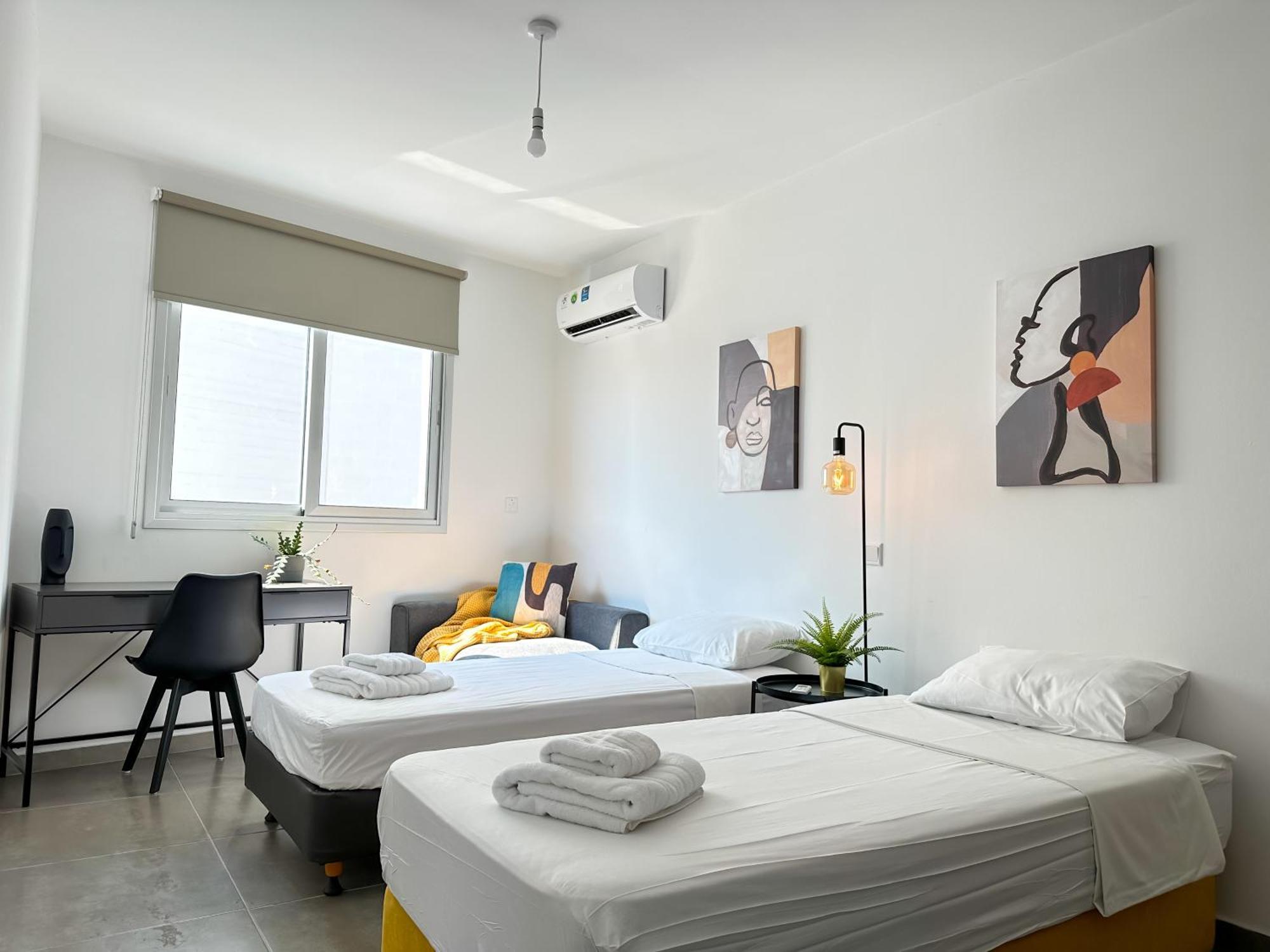 Vacation Mode Apartment 아이아 나파 외부 사진