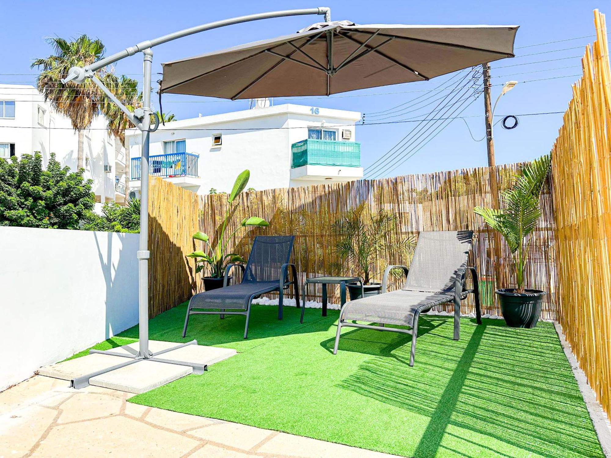 Vacation Mode Apartment 아이아 나파 외부 사진